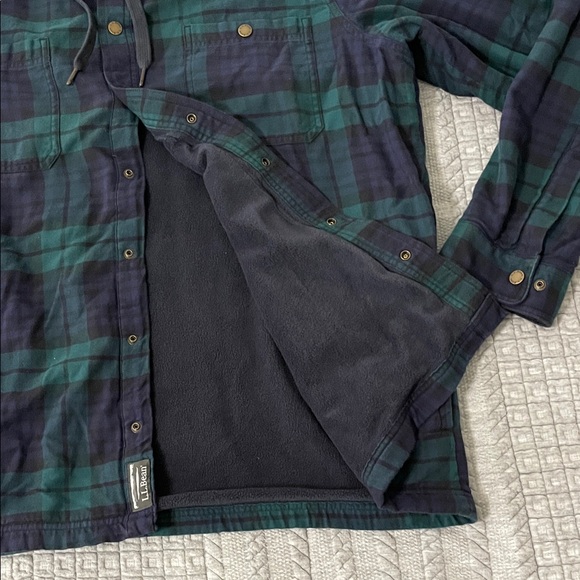 L.L. Bean Fleece Lined Plaid Hooded Flannel in Green and Navy ItemID:513831 - Picture 3 of 6
